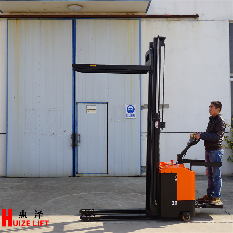 新全電動(dòng)堆高車(chē) (6) 新全電動(dòng)堆高車(chē) (6)